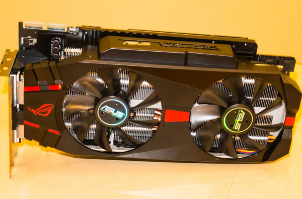 Появились изображения 3D-карты Asus Radeon R9 280X Matrix
